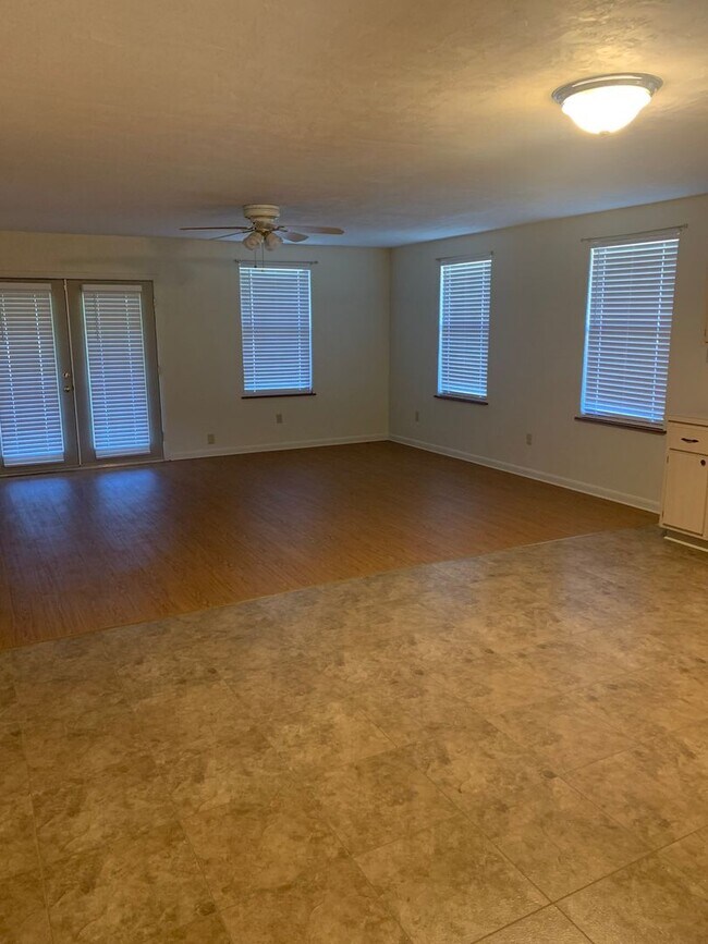 Building Photo - 2 Bedroom in Turkey Creek