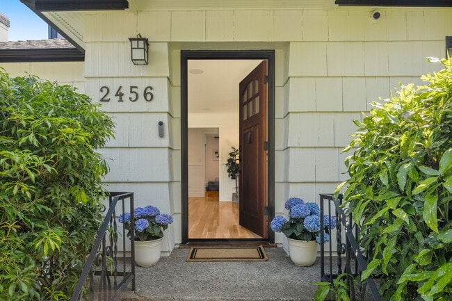 Building Photo - 2456 3rd Ave W