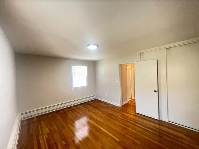 Foto del edificio - 82 Woodland Rd