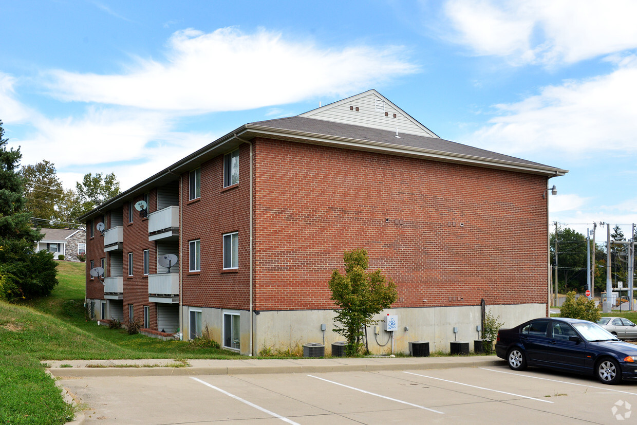 Building Photo - 2301 Anderson Rd