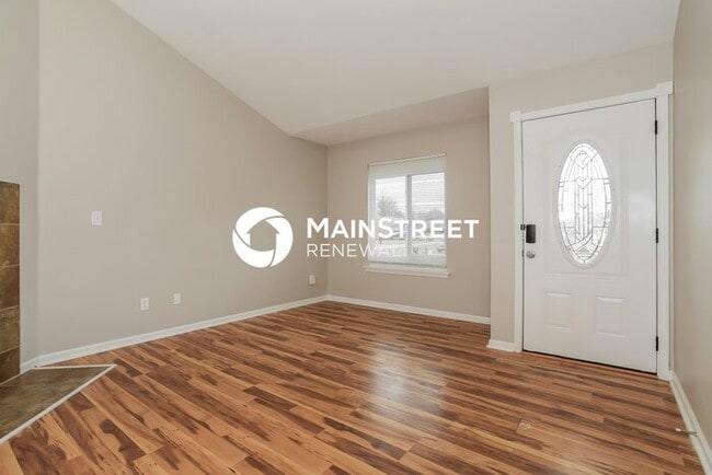 Building Photo - 3 Bedroom Pet-Friendly Home in LOUISVILLE, KY with Main Street Renewal