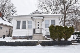 Building Photo - 1214 S 29th St