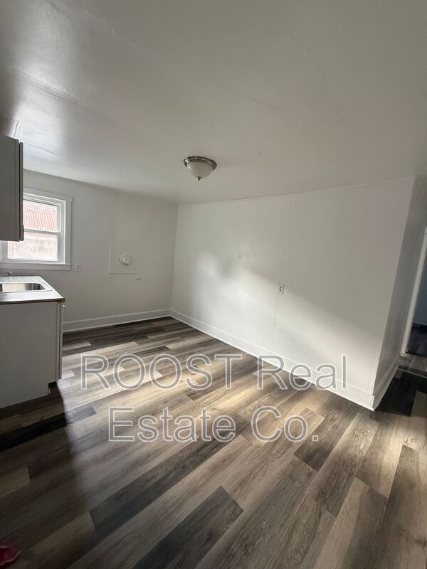 Building Photo - 124 S Chillicothe St