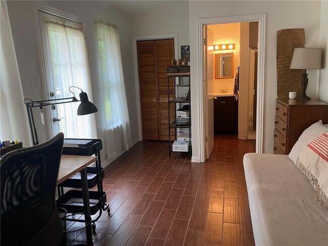 Foto del edificio - 3201 Canter Ln