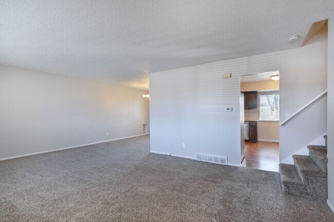 Building Photo - Beautiful 3-Bed 2-Bath Home in Loveland, CO!
