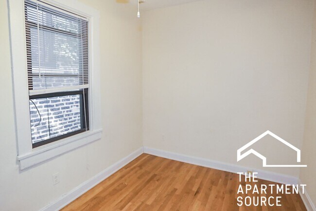 Foto del edificio - 2254 N Southport Ave