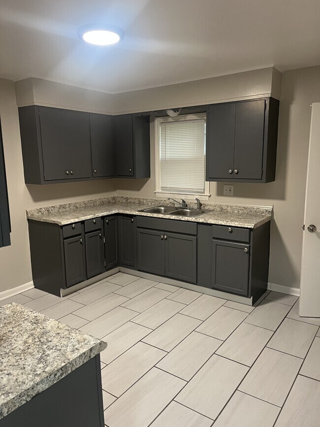 Foto del edificio - 3322 N 60th St