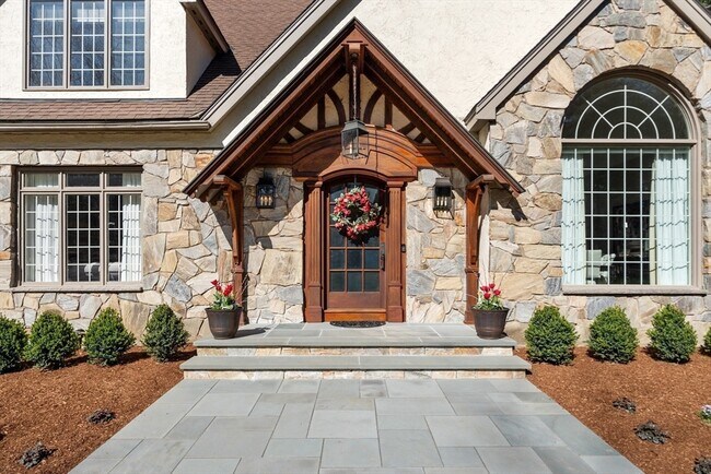 Building Photo - 37 Greystone Ln