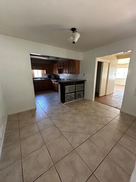 Foto del edificio - 2713 N Northwest Dr