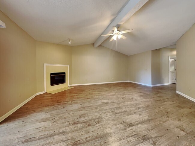 Building Photo - 11884 Gran Meadows Way