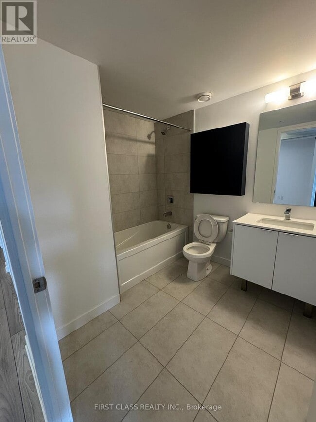 Building Photo - 8 Tippett Rd