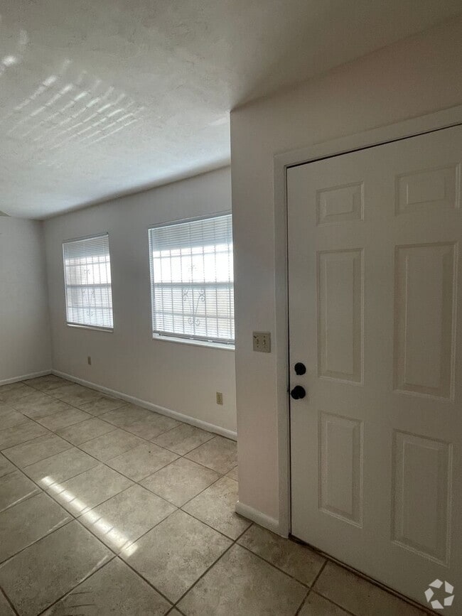 Building Photo - 1906 SW 69th Dr