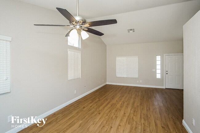 Building Photo - 132 Grandview Dr