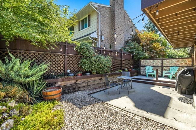 Building Photo - 3002 E Casto Ln