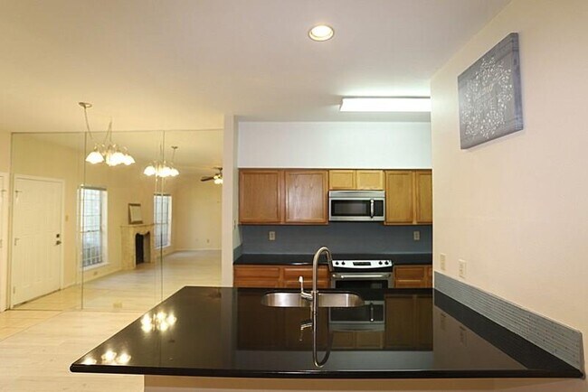 Building Photo - 7342 Regency Square Ct
