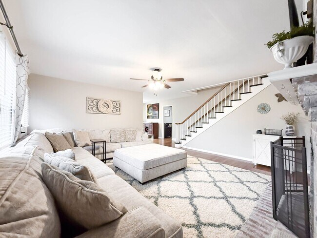 Foto del edificio - Spacious Fully-Furnished 5-Bedroom Home | Mid-Term Rental in Green Island Hills