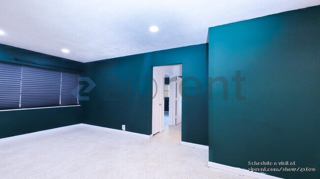 Building Photo - 1600 N 73rd Way