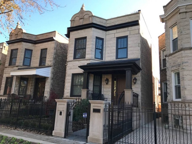 Building Photo - 1213 W Newport Ave