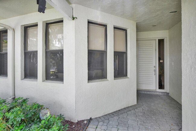 Building Photo - 17626 Ashbourne Ln