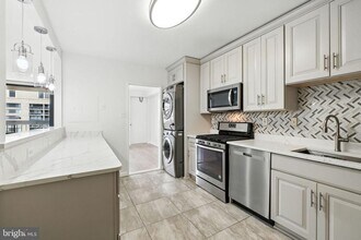 Building Photo - 3705 S George Mason Dr