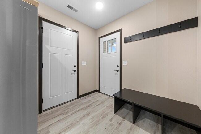 Foto del edificio - 3200 Noble Dr