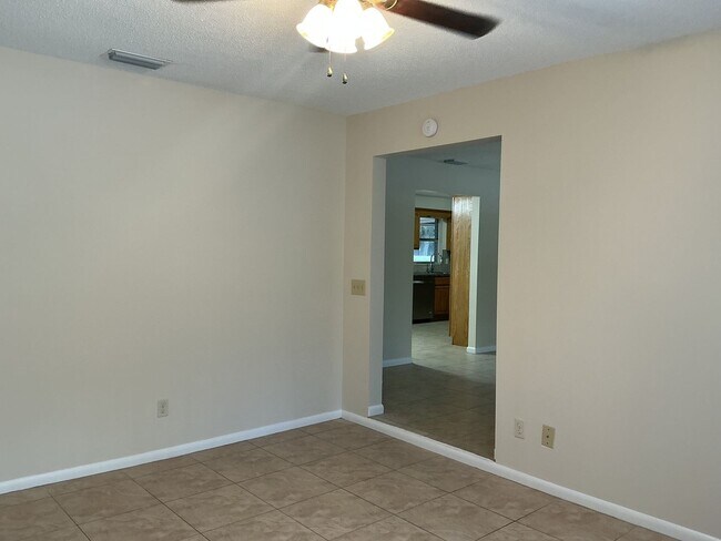 Foto del edificio - Winter Haven 3BR Home with Fenced Yard & Bonus Room