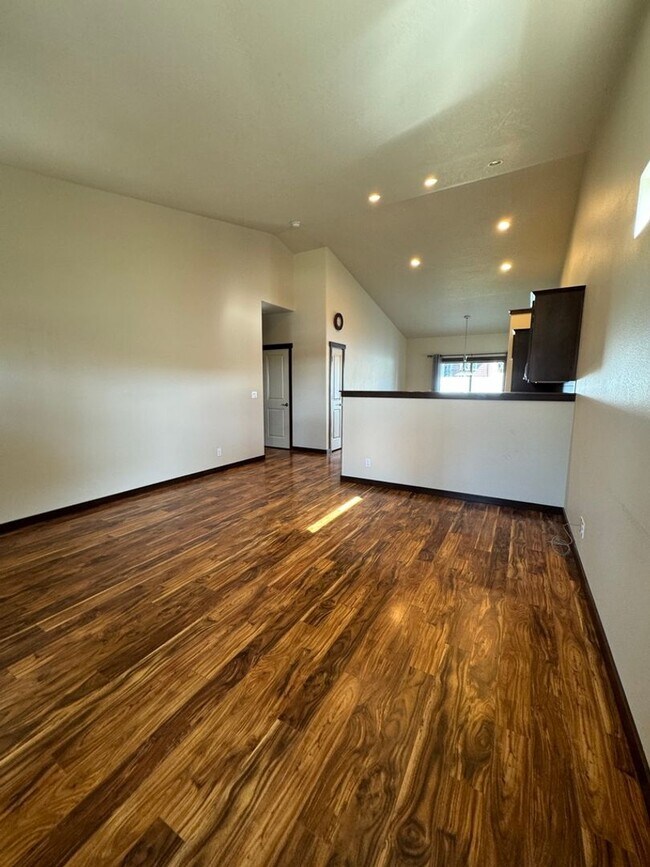 Building Photo - Beautiful home in the Landings at Waterford