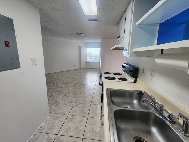 Foto del edificio - 2730 Ocean Shore Blvd