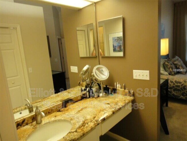 Foto del edificio - 372 Enclave Dr