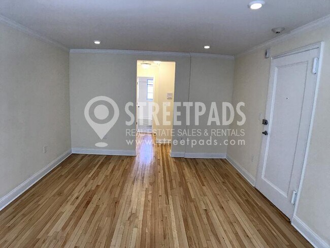 Building Photo - 1 bedroom in Brookline MA 02446