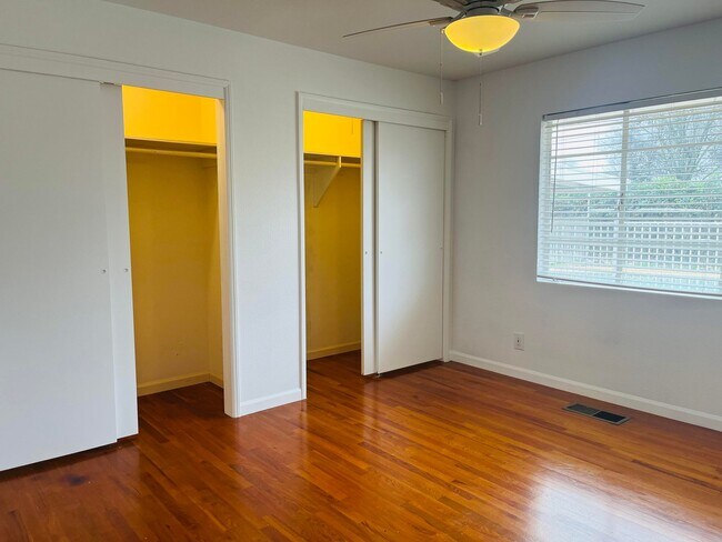 Foto del edificio - 1930 Mulberry Dr