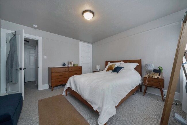 Building Photo - Remodeled Home in Lawrenceville