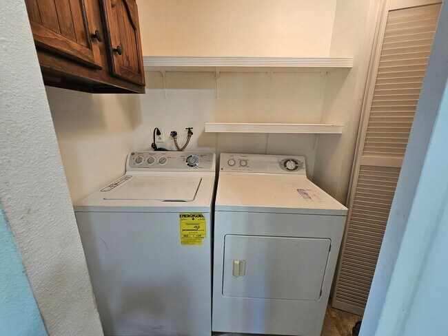 Foto del edificio - Ute Pass Ave (10215)