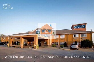 Building Photo - 700 SW Fairlawn Rd