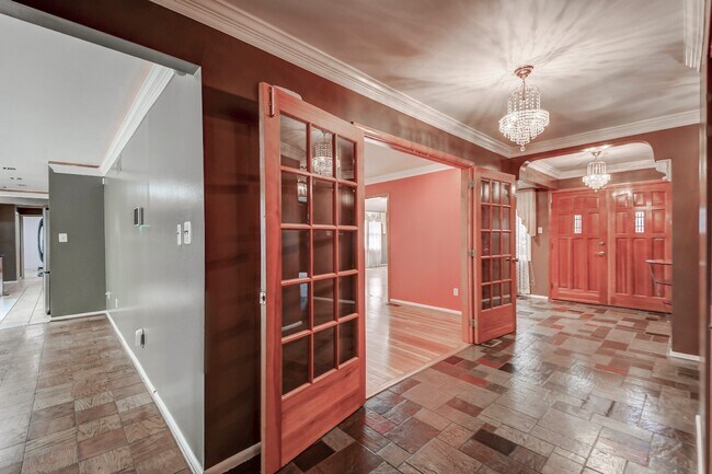 Building Photo - 6 Linlow Ct