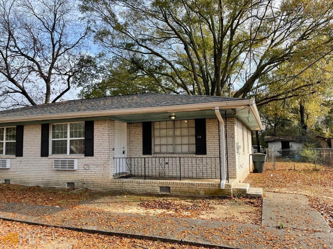 1389 Irwin Bridge Rd NW, Conyers, GA 30012 Townhome Rentals in