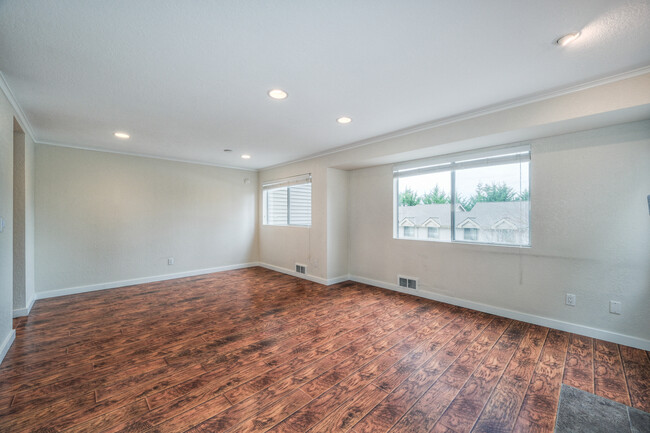 Building Photo - 4139 178th Ln SE