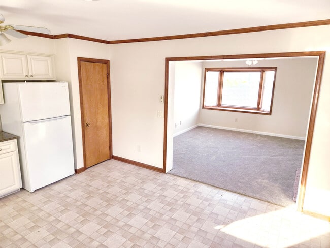 Building Photo - 12422 Kent Rd