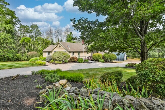 Foto del edificio - 24 Browns Ln