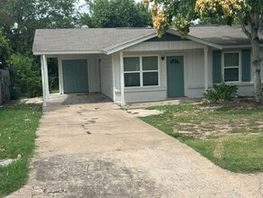 Building Photo - 306 Bramble Dr