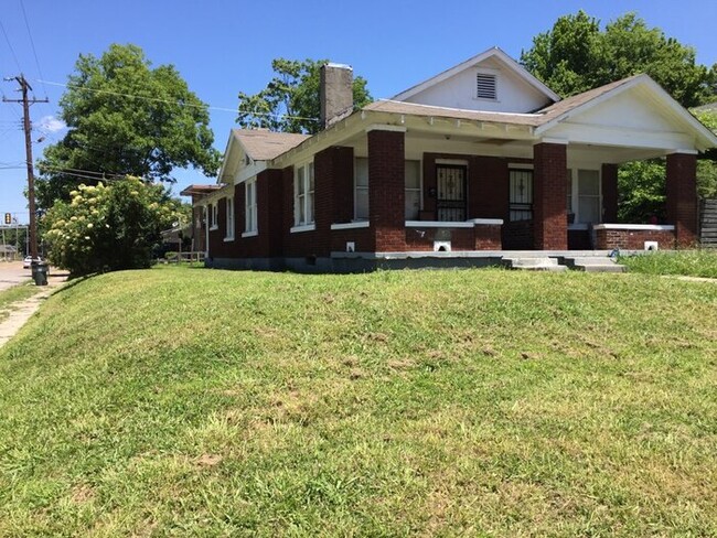 Building Photo - Spacious 2 Bedroom in North Memphis