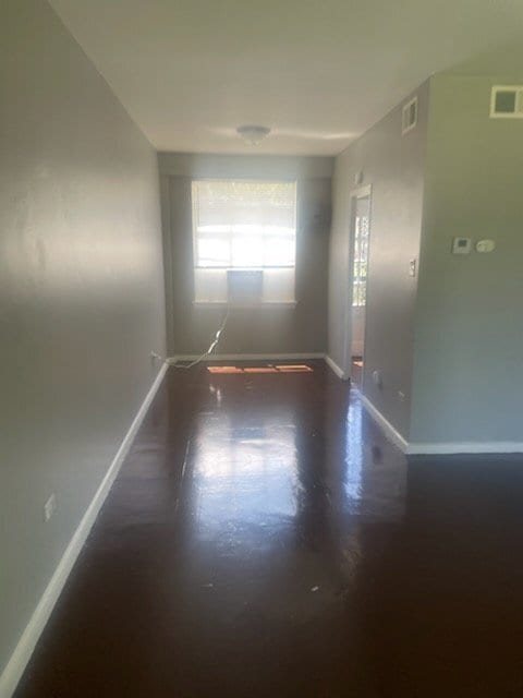 Building Photo - "Charming 2-Bedroom Retreat with Spacious ...