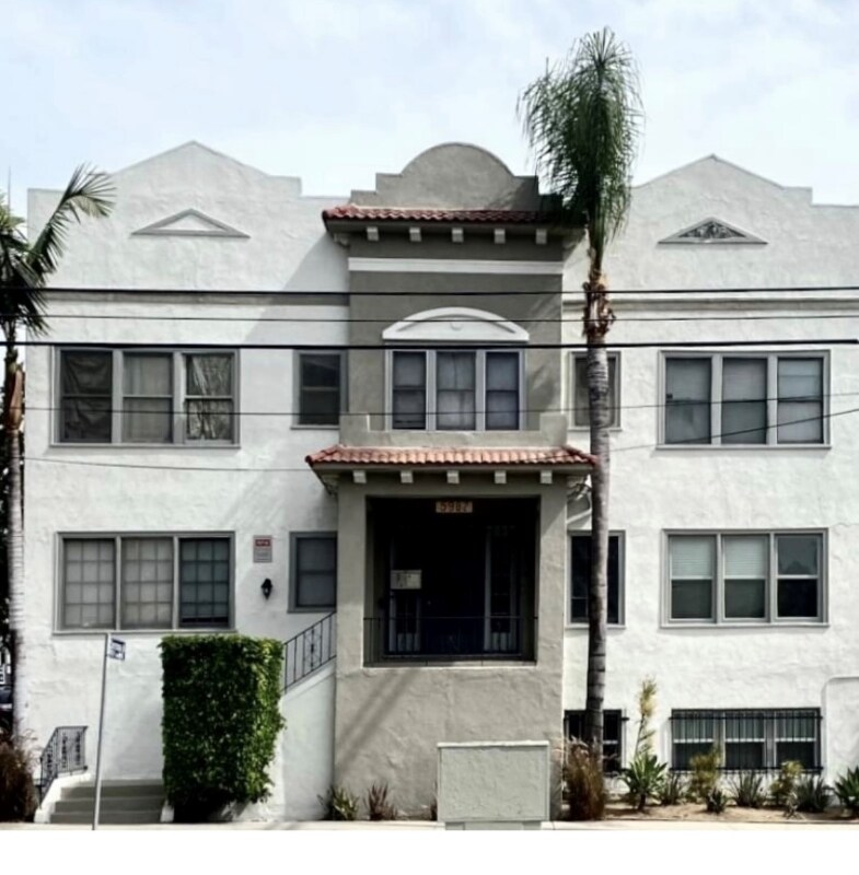 Foto principal - 5987 Franklin Ave