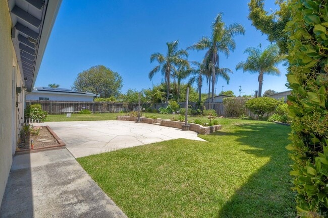 Building Photo - 1729 Lahoud Dr