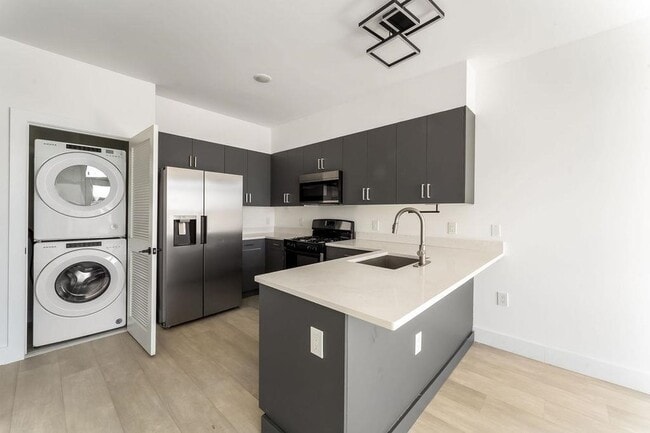 Building Photo - 43-45 W 32nd ST Unit 503