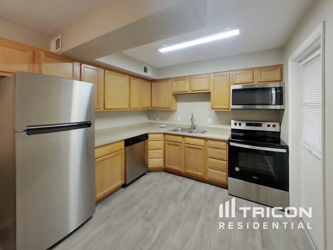 Building Photo - 12019 N 29th Avenue Phoenix AZ