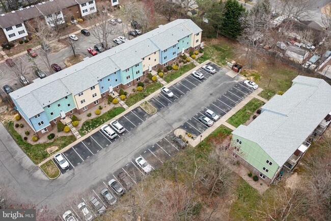 Foto del edificio - 22030 Oxford Ct