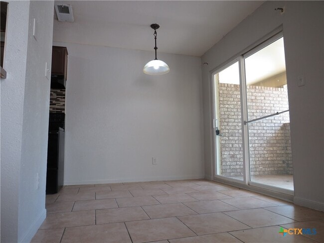 Foto del edificio - 1807 Cedarhill Dr