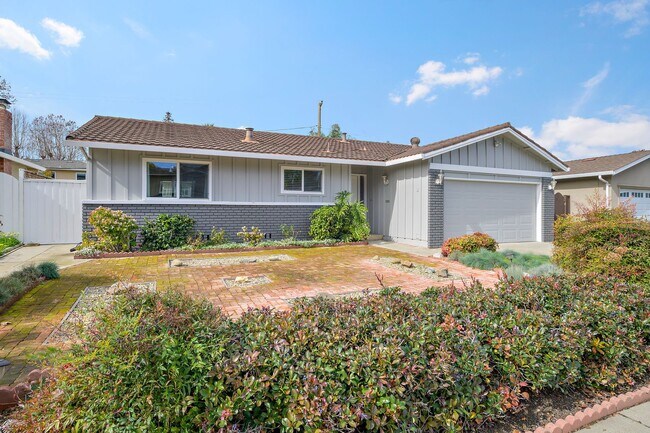 Foto del edificio - Nicely Updated 4 Bedroom, 2 Bathroom Single Family Home - Available for lease