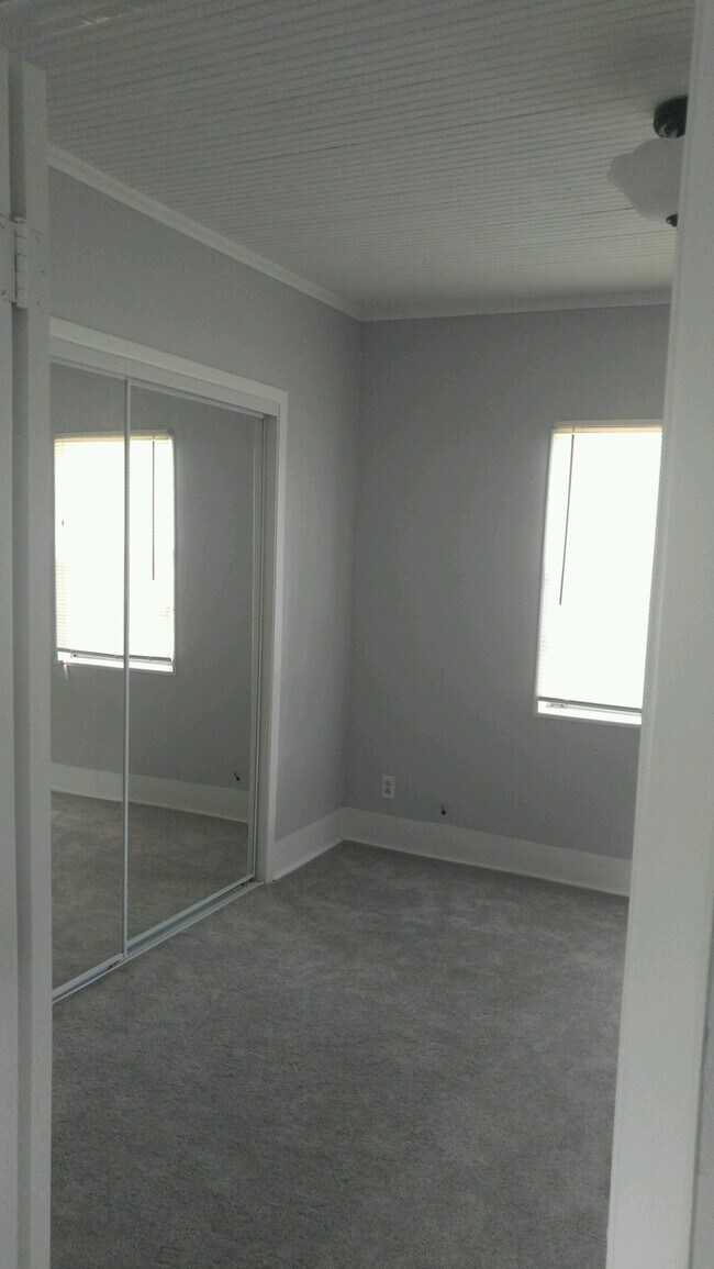 Dormitorio 1 - 1407 N Lake Shipp Dr SW